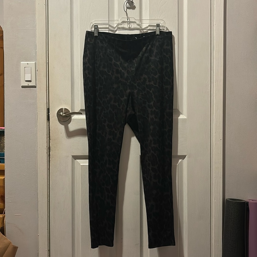 MichelStudio Black leopard Pant. Size X